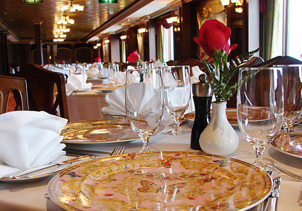 Пригласите даму на ужин в самый лучший ресторан! Фото с сайта sxc.hu