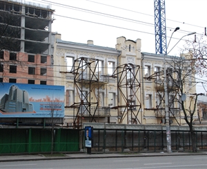 Аварийные дома в Киеве превратят в конфетки. Фото Николая Лещука.