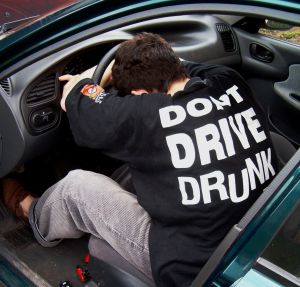 Призывы не садиться пьяными за руль киевским водителям явно не помогают. Фото с сайта sxc.hu.