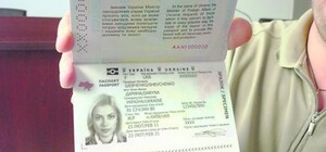 Мифы и факты о консульских услугах для мужчин за границей: разъяснения МИД Украины
