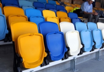 На некоторых сиденьях будут даже маленькие бинокли. Фото с сайта ukraine2012.gov.ua