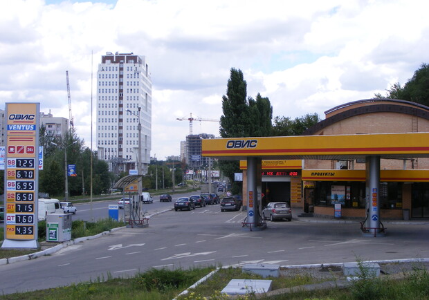 Цены на бензин на харьковских заправках не изменились, зато газ подорожал. Фото из архива "КП".