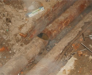 Жители Троещины могут надеяться, что трубы будут рваться реже. Фото с сайта МЧС