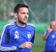 Милош Нинкович пытается перестроиться на нового соперника. Фото: ФК "Динамо" Киев.