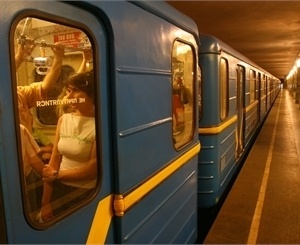 В этот день в Киеве открылись сразу пять станций метро. Фото Максима Люкова 
