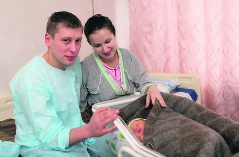Молодые родители не ожидали, что сын родится именно 1 января. Фото Г. Салай, segodnya.ua 