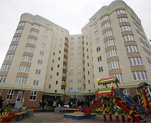 Квартиры в новостройках покупают вдвое реже вторичного жилья. Фото с сайта КГГА