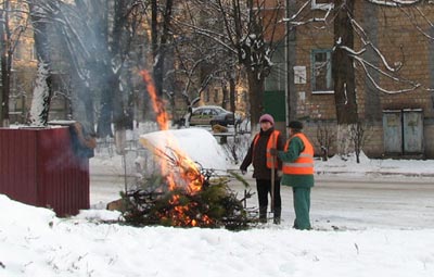 В Киеве запылали елочные костры. Фото НЭЦУ