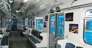 Английские в поездах ввели специально для гостей Евро-2012. Фото Киевского метрополитена