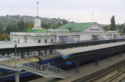 Популярный у крымчан поезд будет ходить по новому расписанию. Фото: crimea-on-line.ru