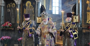 Проведите Троицу в церкви. Фото с сайта orthodoxy.org.ua