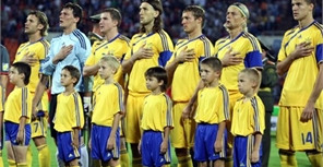 Помогают ли футбольные фамилии обычным киевлянам? Фото: ФФУ