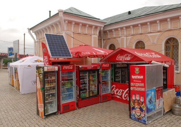 Новость - События - Фотофакт: на киевских ларьках устанавливают солнечные батареи