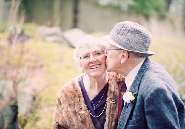 Сегодня торжественно наградят пары, которые прожили в браке 50 и более лет. Фото с сайта ellf.ru