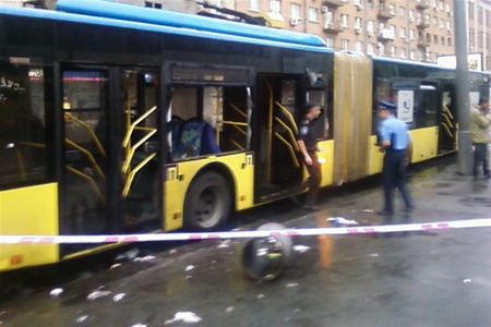 После драки у прохожих складывалось впечатление, что в Киеве произошел теракт. Скриншот с видео