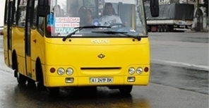 Самый популярный киевский транспорт оказался опасным. Фото Николая Лещука 