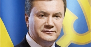 Виктор Янукович поздравил украинцев с большим праздником. Фото с официального сайта президента. 