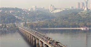 Проезд на мосту Патона вновь открыт. Фото с сайта xauto.com.ua