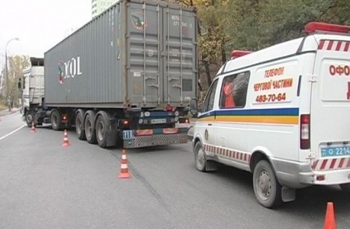 Новость - События - ДТП на проспекте Науки: столкнулись два грузовика