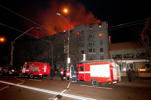Больше всего люди пострадали не от пожара, а от его тушения. Фото с сайта kievcity.gov.ua