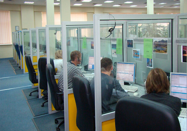 Из 170 сотрудников колл-центру КГГА не хватает 90. Фото: odessanews.biz