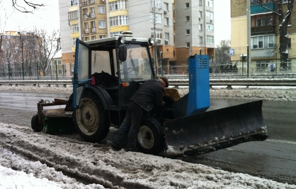 Вчера убирали второстепенные улицы. Фото: segodnya.ua