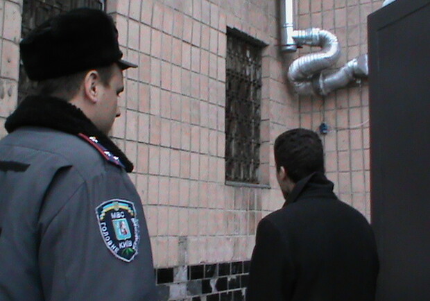 При задержании 25-летний грабитель признал свою вину. Фото с сайта ГУМВД Украины в Киеве