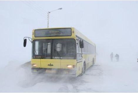 Новость - Транспорт и инфраструктура - Из-за снегопада киевлян "кинули" и маршрутки, и электрички 