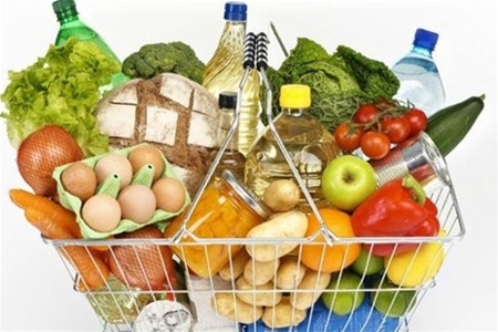 Еда - самая большая статья расходов. Фото: obozrevatel.com