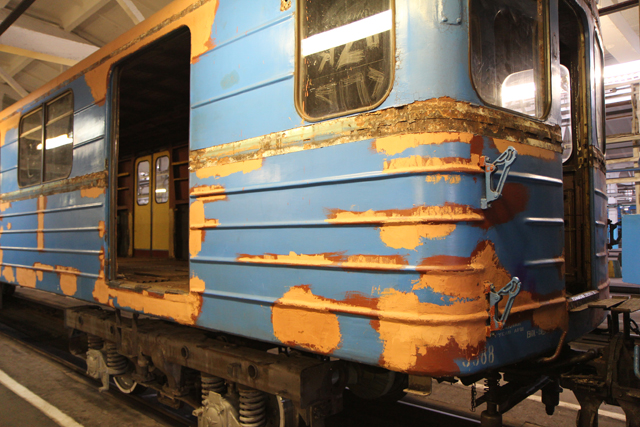 Новость - Транспорт и инфраструктура - Пять вагонов метро проводили в Кременчуг на модернизацию