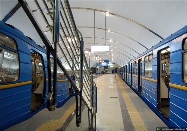 Завтра в Киеве перекроют две станции метро. Фото: tov_tob.livejournal.com