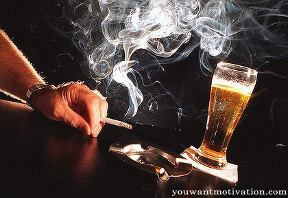Повышение цен на алкоголь и сигареты откладывается. Фото: youwantmotivation.com