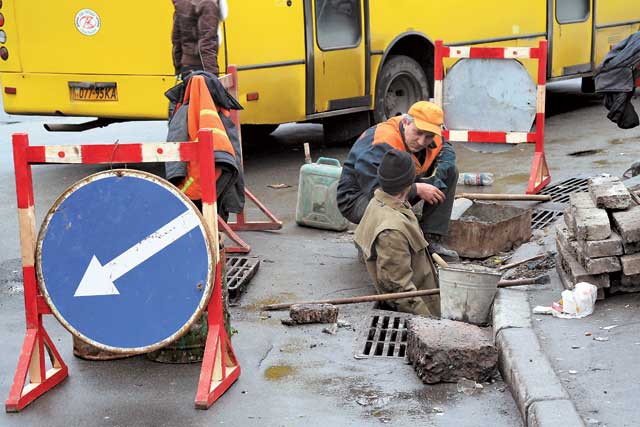 В Киеве продолжается ремонт дорог. Фото: dumskaya.net