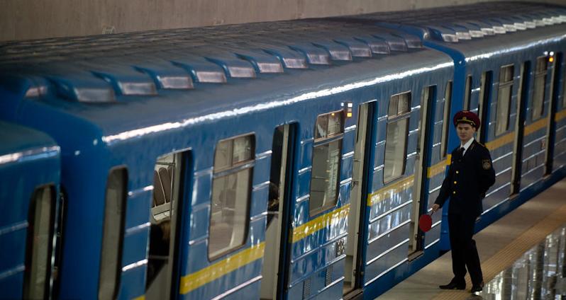 В метро снова остановились поезда. Фото: tsn.ua