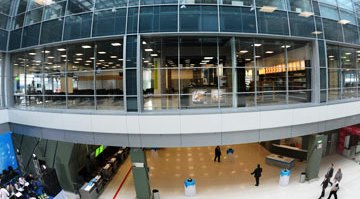 Новый терминал в аэропорту "Жуляны". Фото: podrobnosti.ua