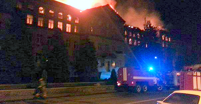 Новость - События - Сильнейший пожар: горит корпус аграрного университета