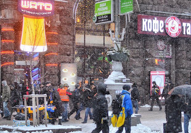 Жизнь на Майдане бьет ключом. Фото Сергея Захарова, Vgorode.