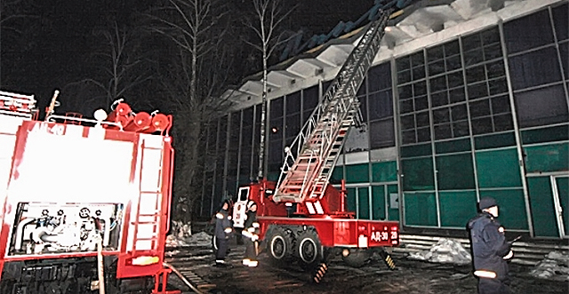Новость - События - Тушили 19 пожарных машин: сегодня ночью горел Ипподром