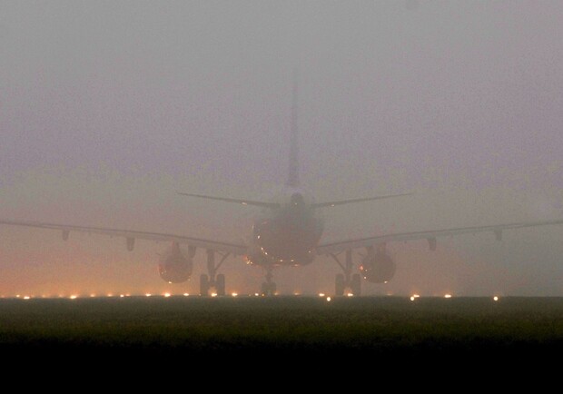 В "Жулянах" из-за тумана не смогли сесть несколько самолетов. Фото с сайта wiadomosci.goniec.com