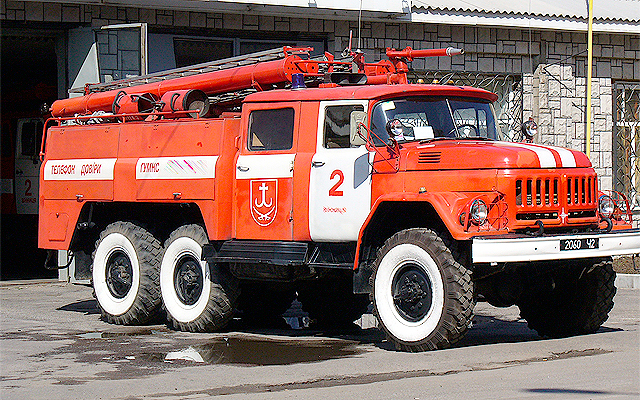 Фото с сайта <a href="http://ru.wikipedia.org/wiki/Пожарный_автомобиль">ru.wikipedia.org</a>.