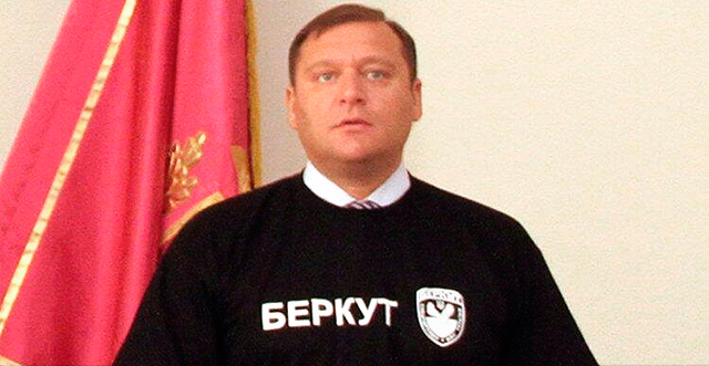 Добкин в футболке "Беркут". Фото УНИАН.