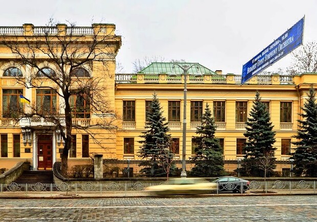 Парламентская библиотека распахнула свои двери для желающих выучить английский. Фото с сайта img-fotki.yandex.ru