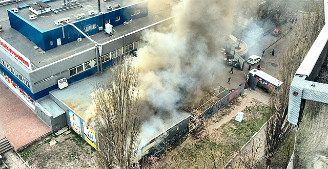 Пожар на складе потушили быстро. Фото Наталии Регент.
