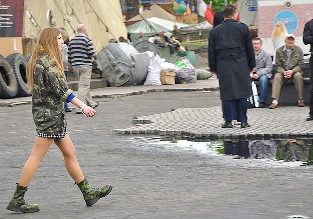 Новость - Досуг и еда - Киевлянки раздеваются к весне: фоторепортаж из центра города
