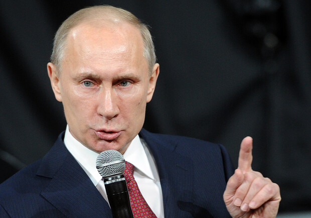 Путин говорит, что отвел войска от границ. Фото с сайта hubs.com.ua