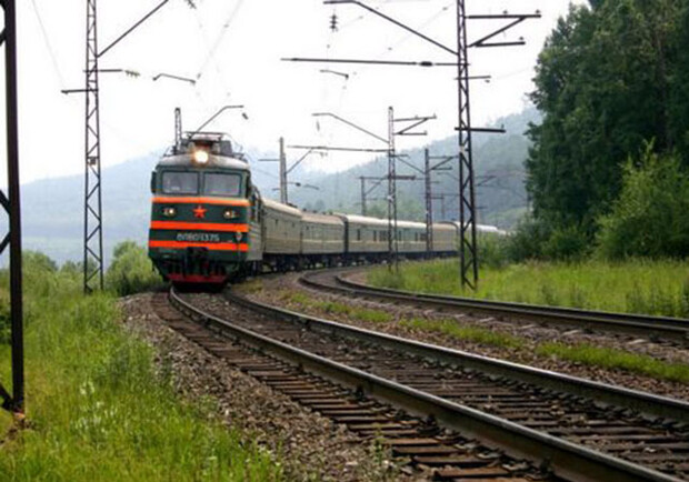 Укрзализныця назначила дополнительный поезд. Фото с сайта kp.by