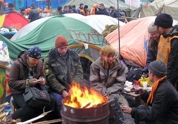 Новость - События - Оранжевые воспоминания: как и когда разобрали палатки на Майдане в 2004 году