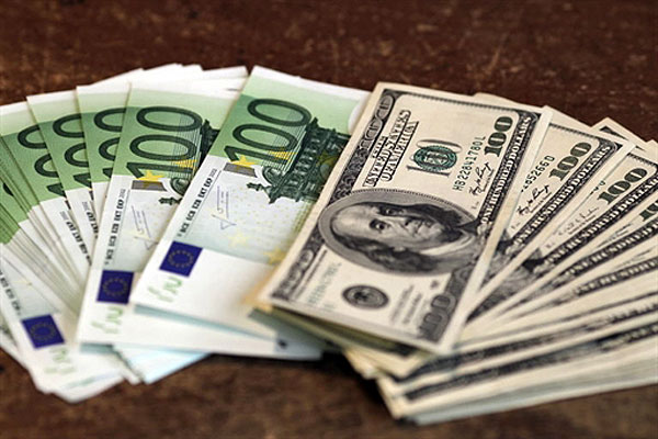 Валюта остается дорогой. Фото с сайта lenta-ua.net