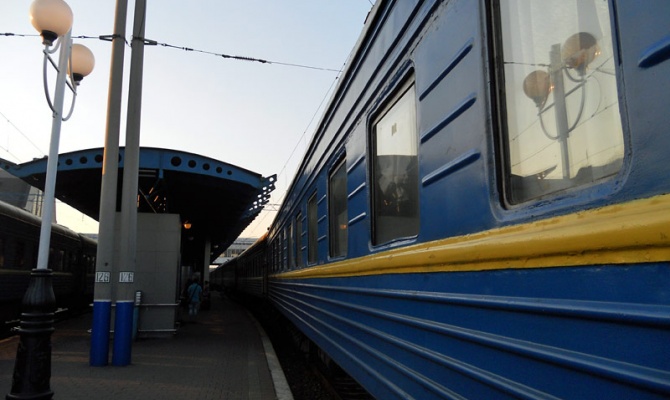 Ночным поездом Киев-Ивано-Франковск до Львова теперь не доехать. Фото с сайта mail.ru