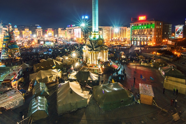 Новость - Люди города - Как менялся Майдан: 10 фотографий с одного ракурса